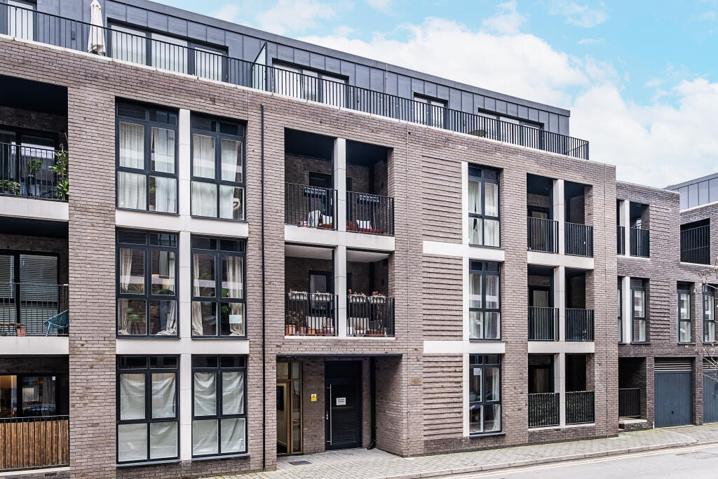 Apartment in London - View 3