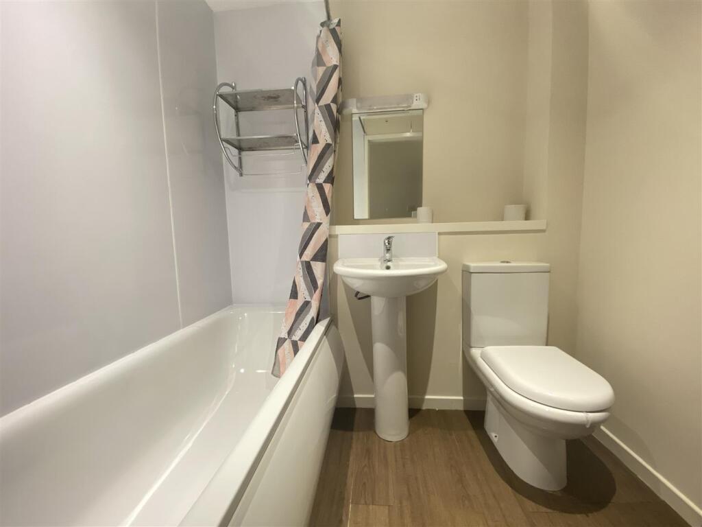Apartment in Perth - More