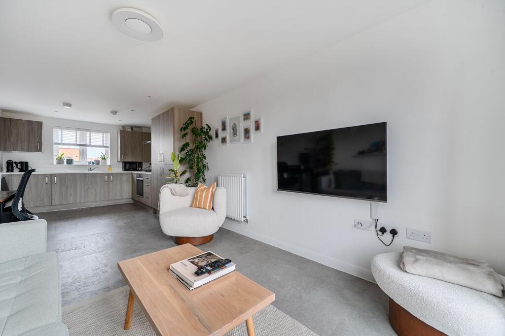 Apartment in Guildford - View 4