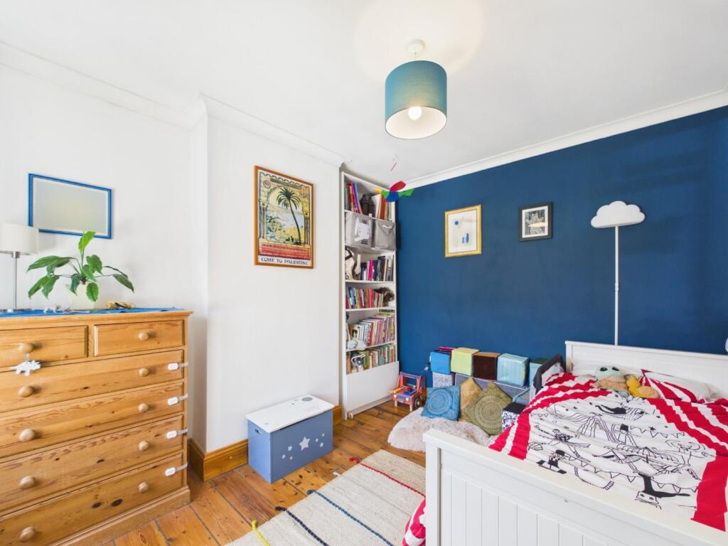 House in Bristol, Whitehall - More