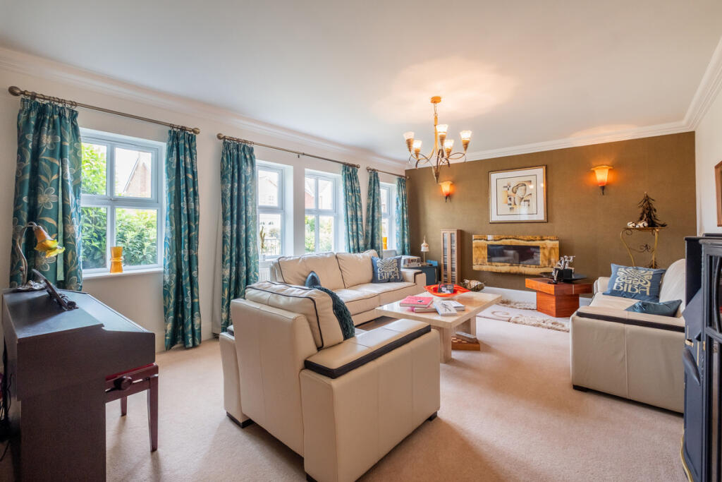 Victory Boulevard, Lytham St. Annes, FY8 - View 2
