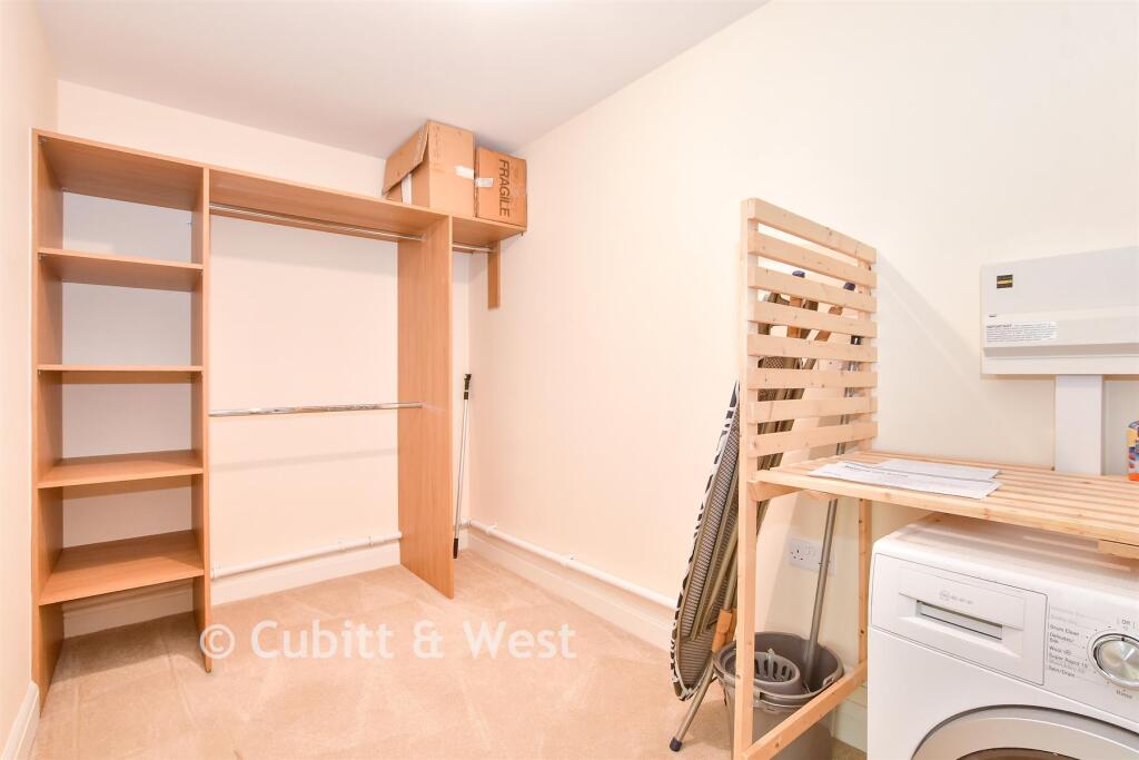 Apartment in Mid Sussex, Haywards Heath - More