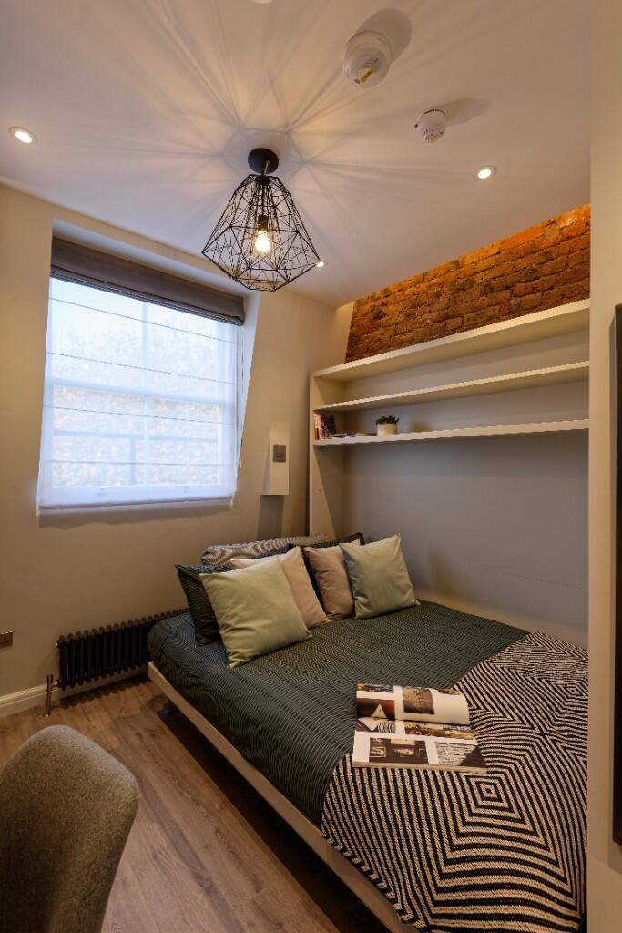 Main image of property: Linden Gardens, London, W2