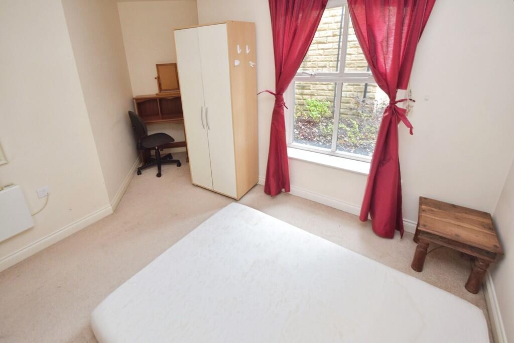 Apartment in Bradford - More