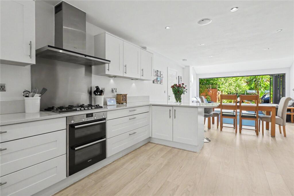 House in Haywards Heath, Upper Bolnore - View 3