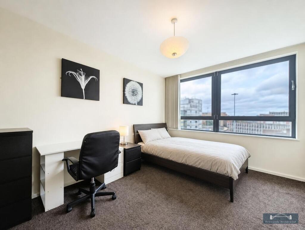 Apartment in Newcastle upon Tyne - View 4