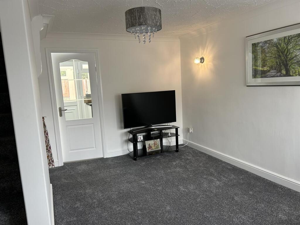 Tackford Close, Castle Bromwich. B36 9TA photo 4