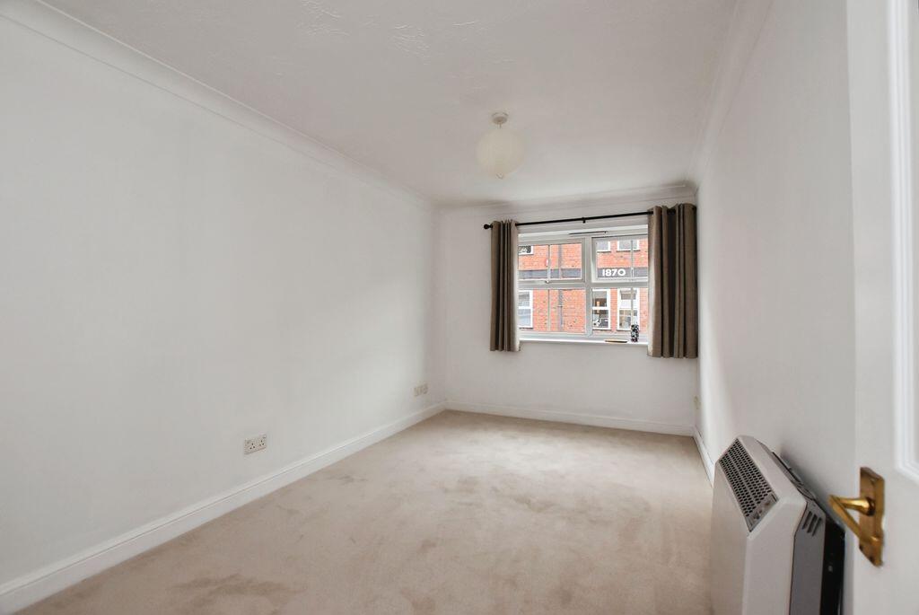 Apartment in Salisbury, Wiltshire - View 4