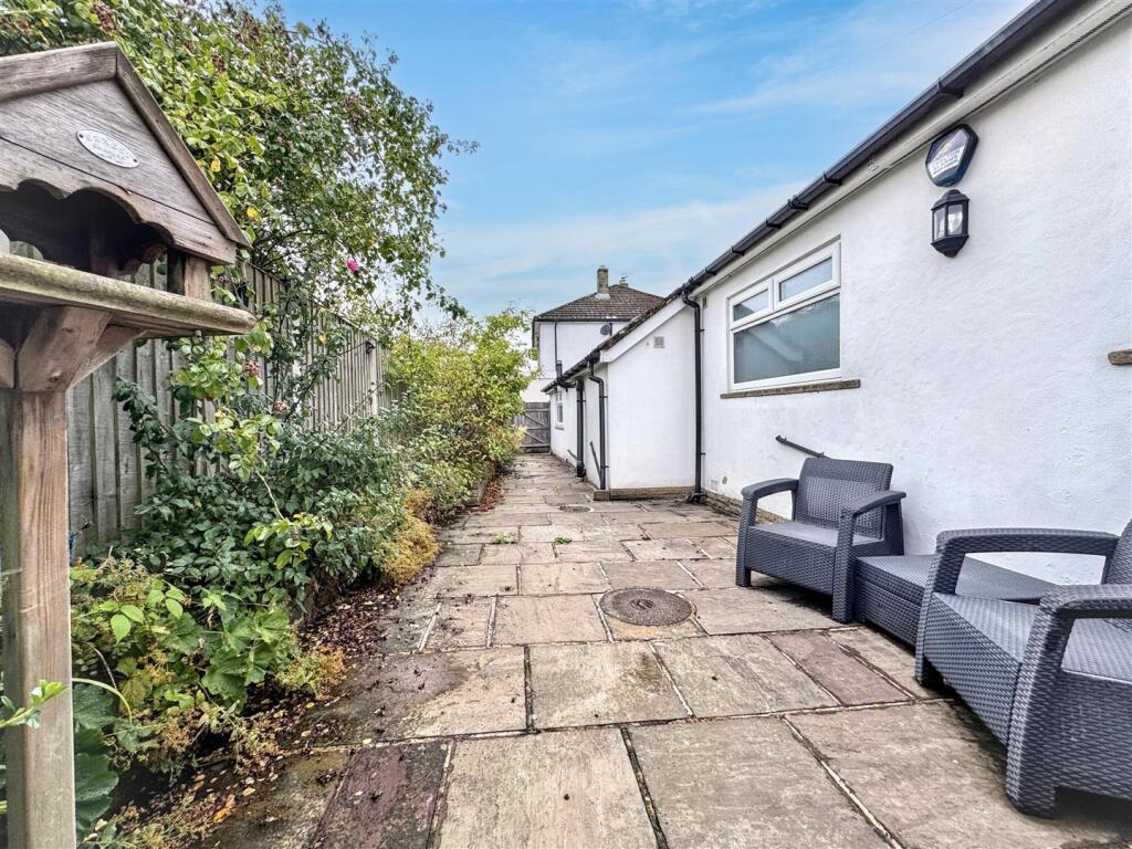 House in Bradford, Wilsden Hill, Wilsden - View 4