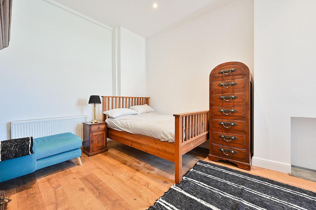 4 bedroom terraced house for rent