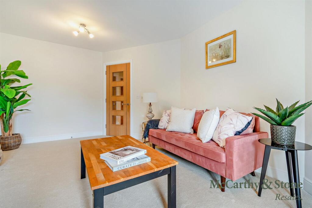 Apartment in Stamford, Baron St Martin - More
