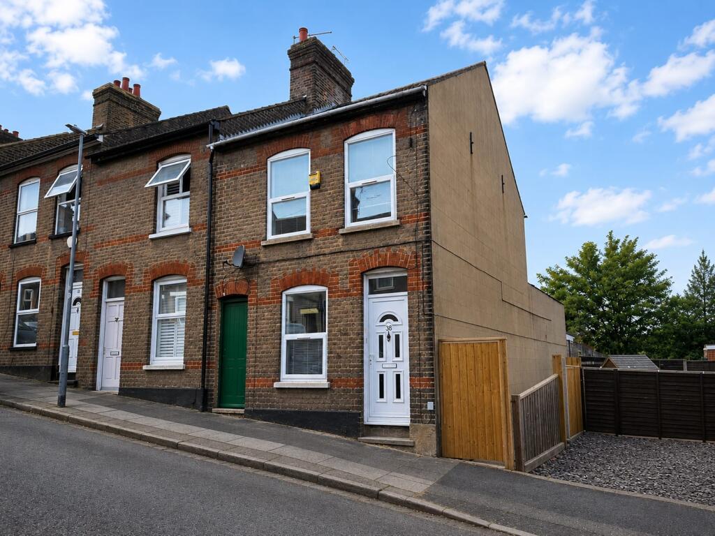Main image of property: Tennyson Road, Luton, Bedfordshire, LU1