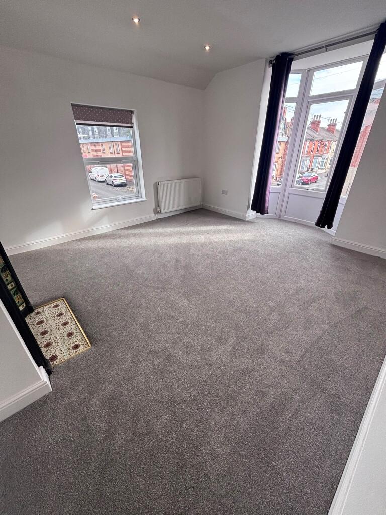 House in Lincoln, Lincolnshire - More