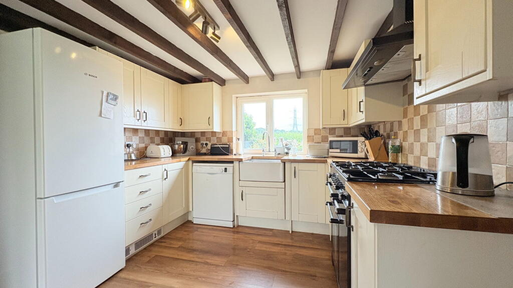 House in Gloucester - View 3