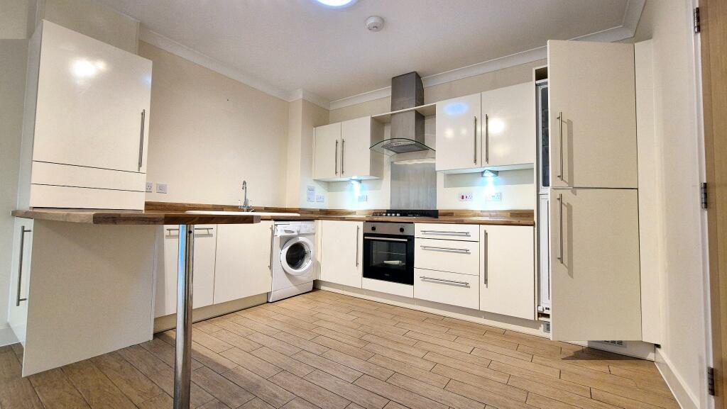 Apartment in Southampton - View 3