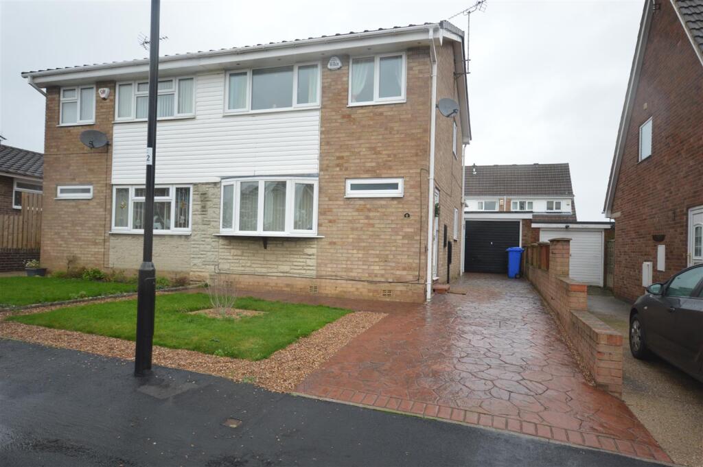 Main image of property: Dunedin Grove, Halfway, Sheffield, S20