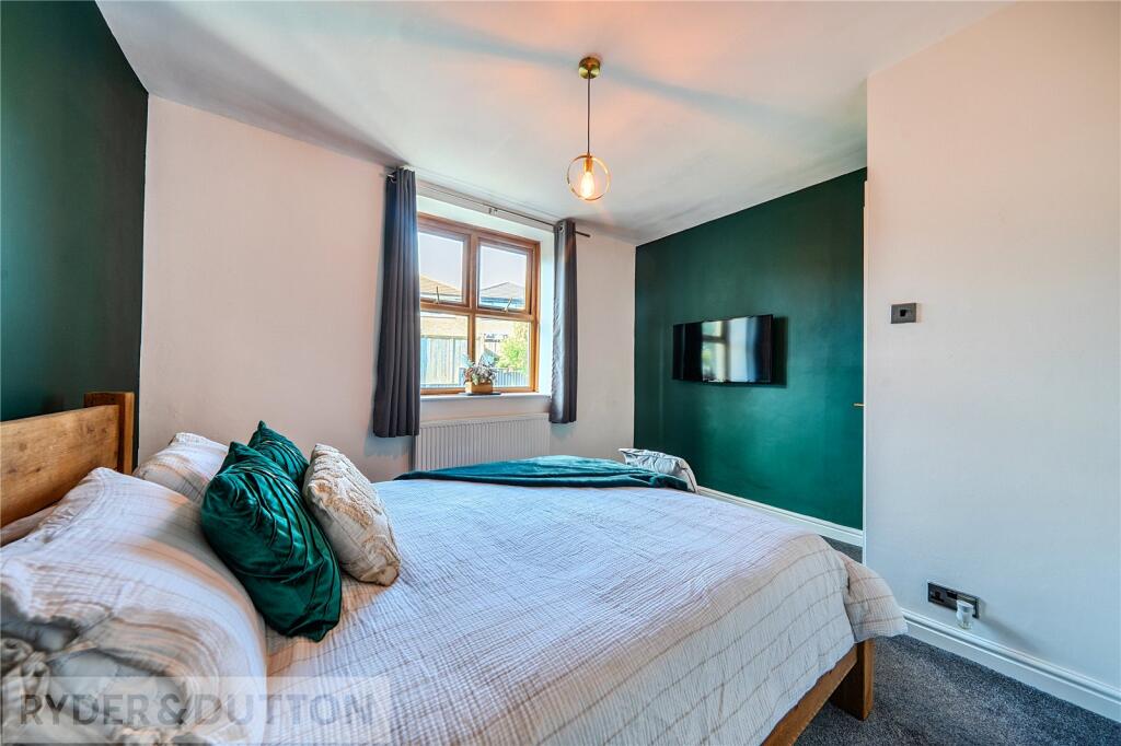 House in Oldham - View 5