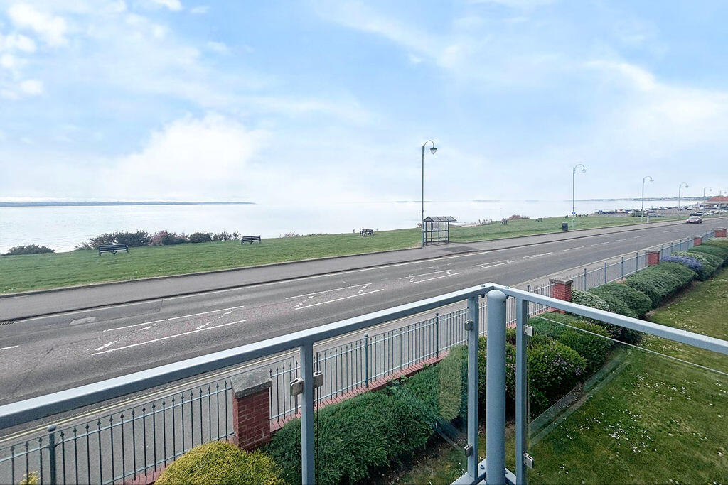 Marine Parade East, Lee-On-The-Solent, PO13 - View 2