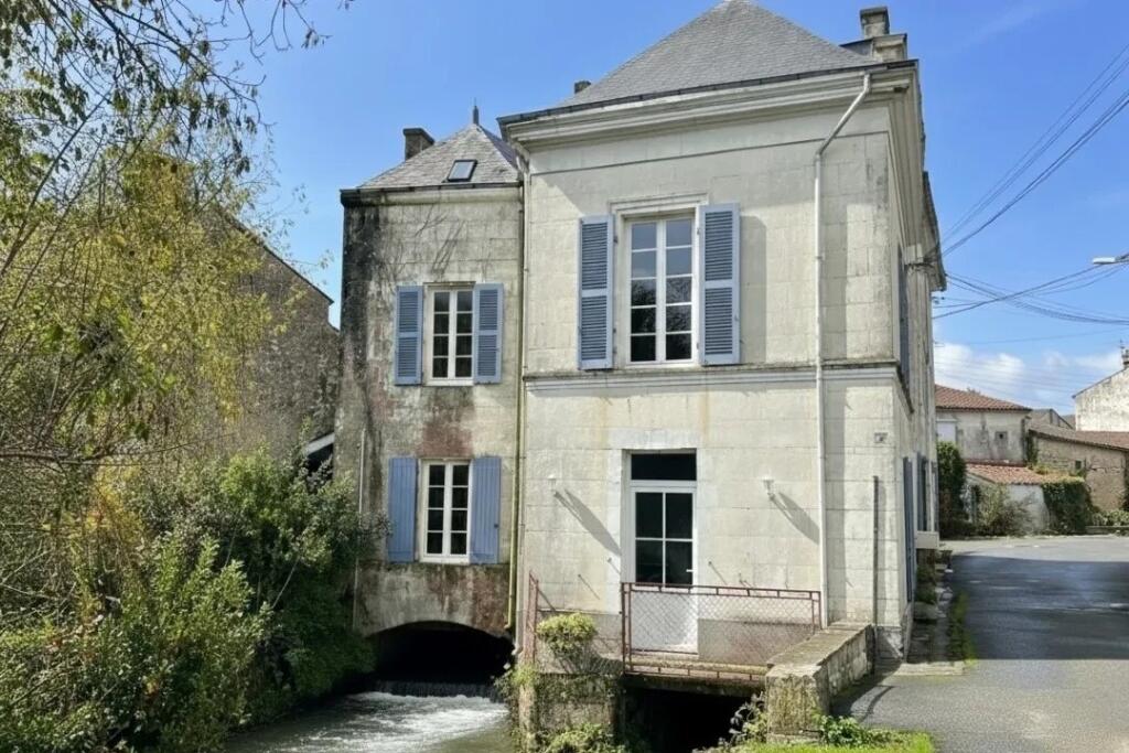 Main image of property: Poitou-Charentes, Charente-Maritime, St-Jean-d'Angély