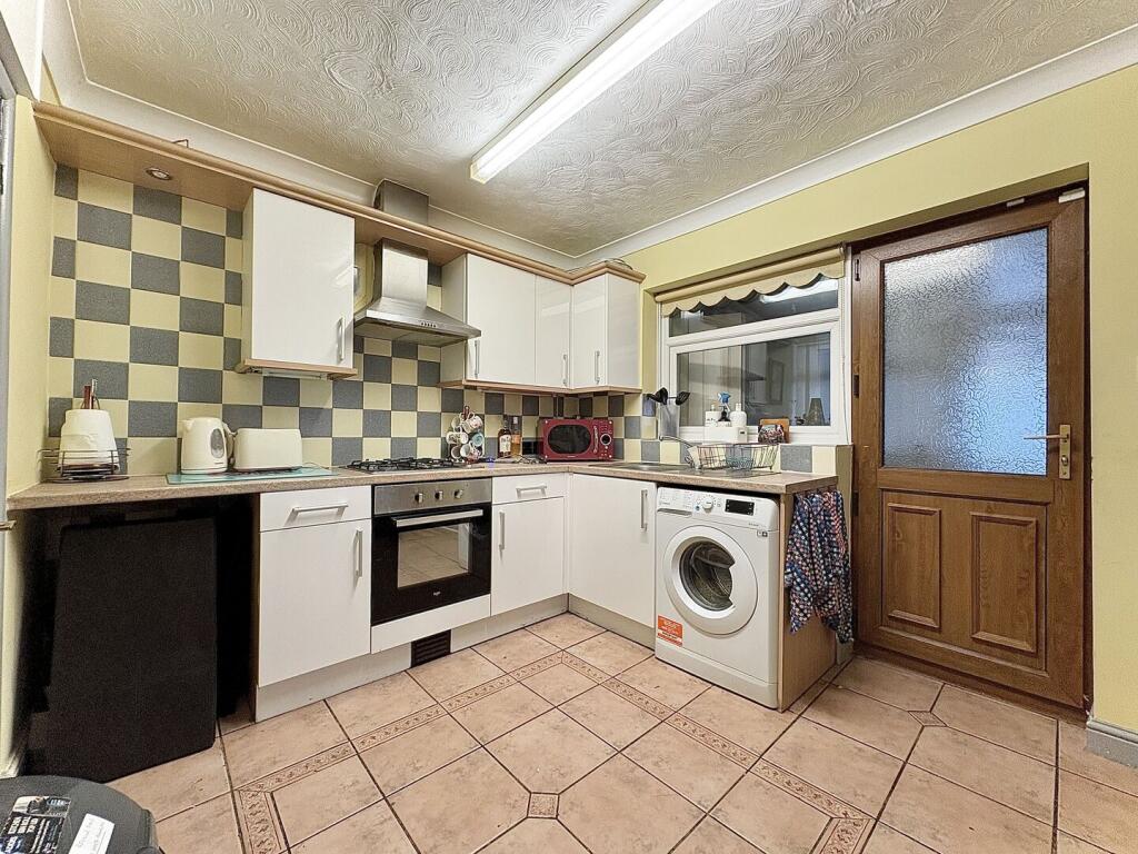 House in Wolverhampton, Heath Park, Old Heath - View 4