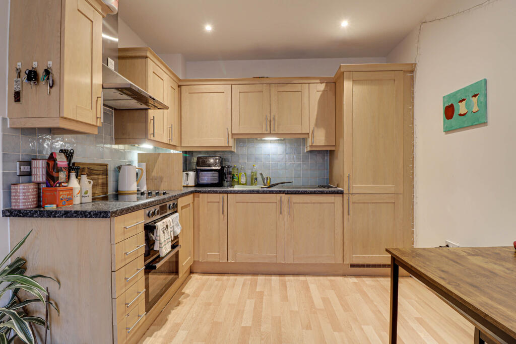 Apartment in St Albans - View 4
