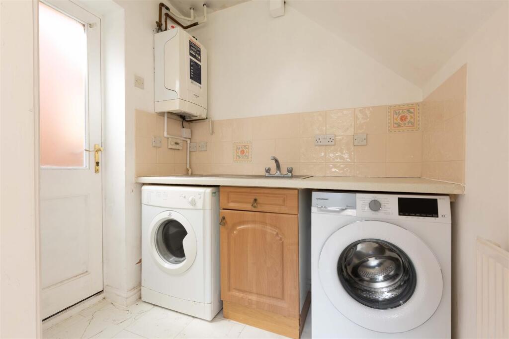 House in Solihull, Dickens Heath - More