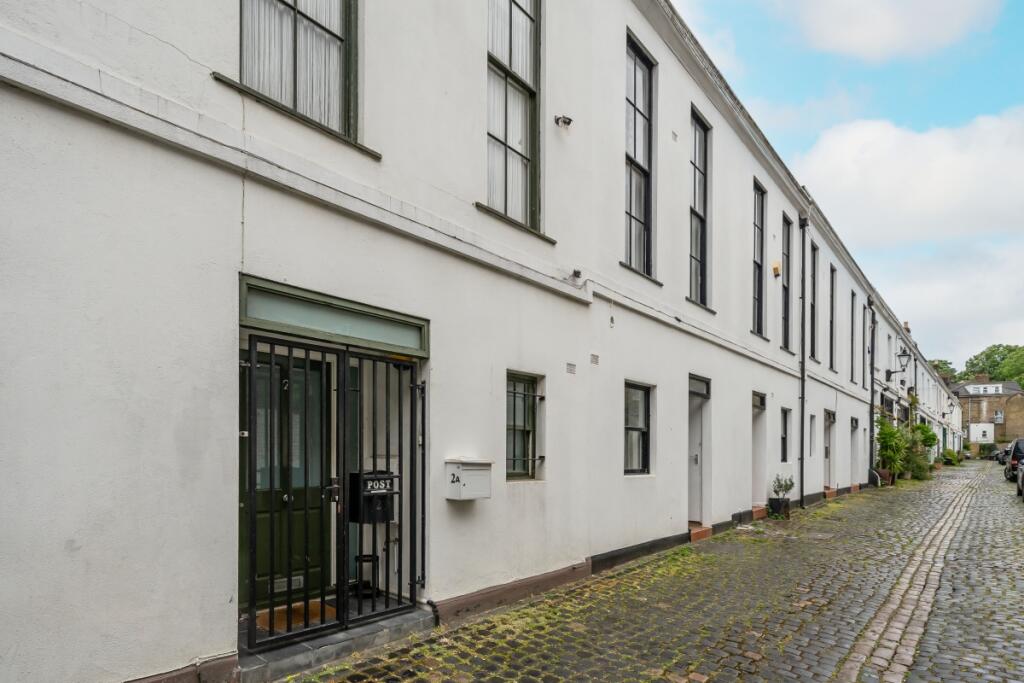 2 bedroom mews property for rent