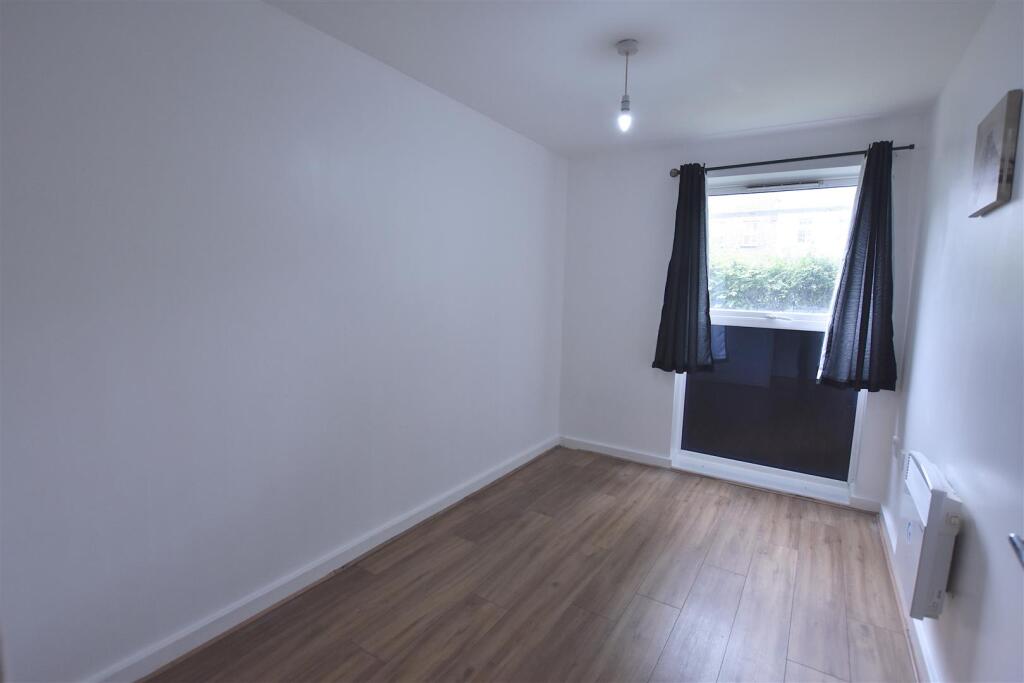 Apartment in Twickenham - More