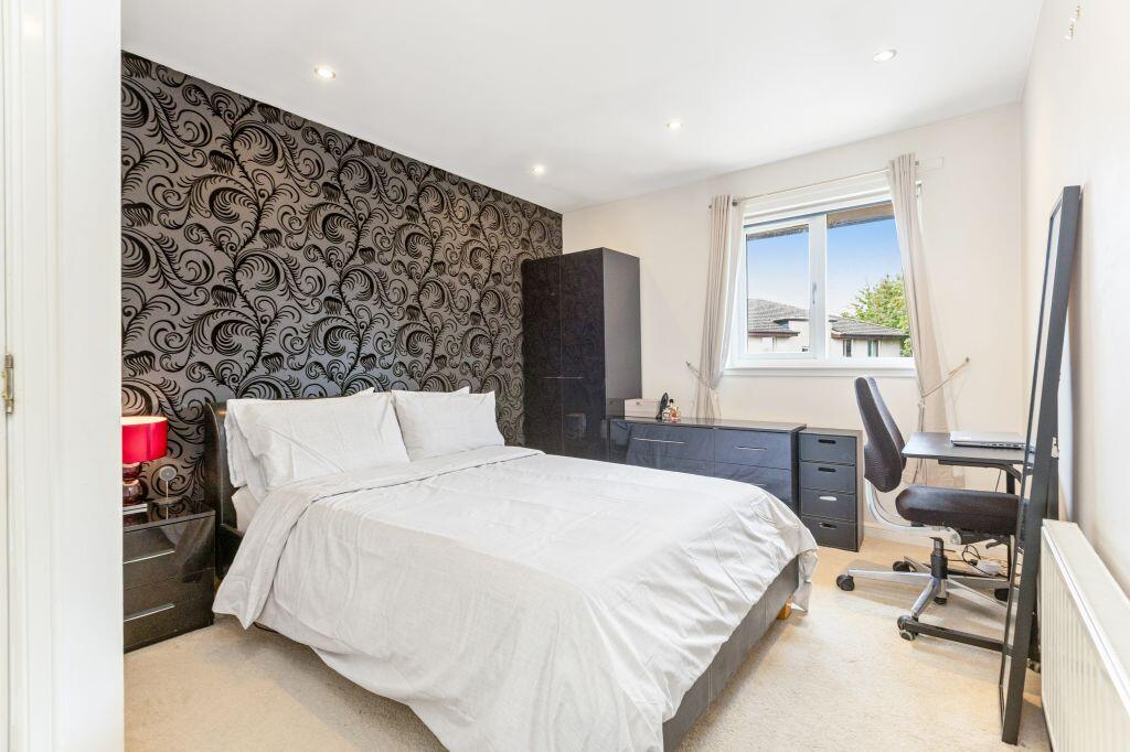 Apartment in Edinburgh - More