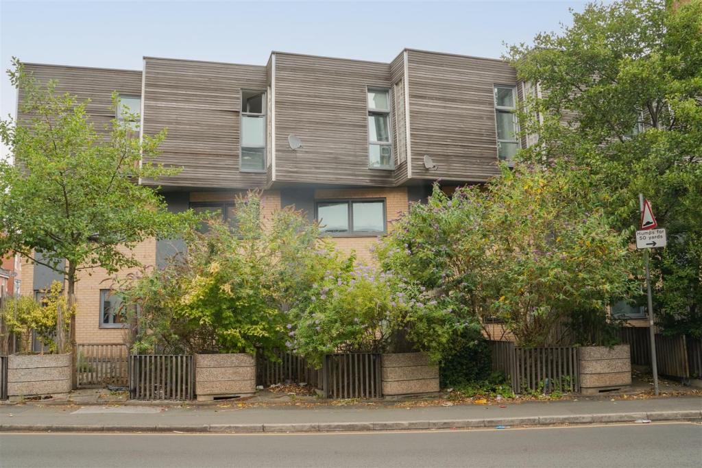 3-bed terraced on Southcombe Walk, Hulme, £285,000