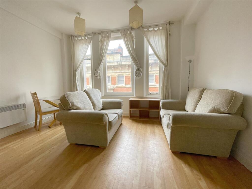 Apartment in Birmingham, West Midlands - View 2