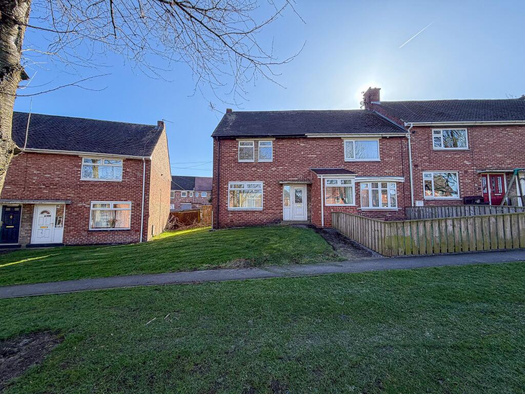 3-bed semi-detached on Albion Gardens, Burnopfield, Newcastle upon Tyne, £95,000