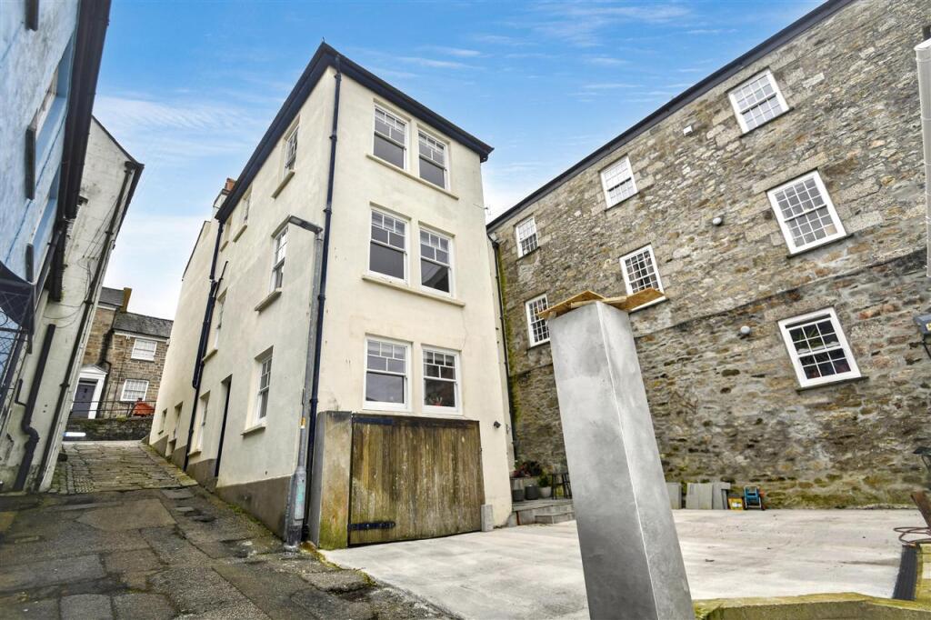 Main image of property: PENRYN