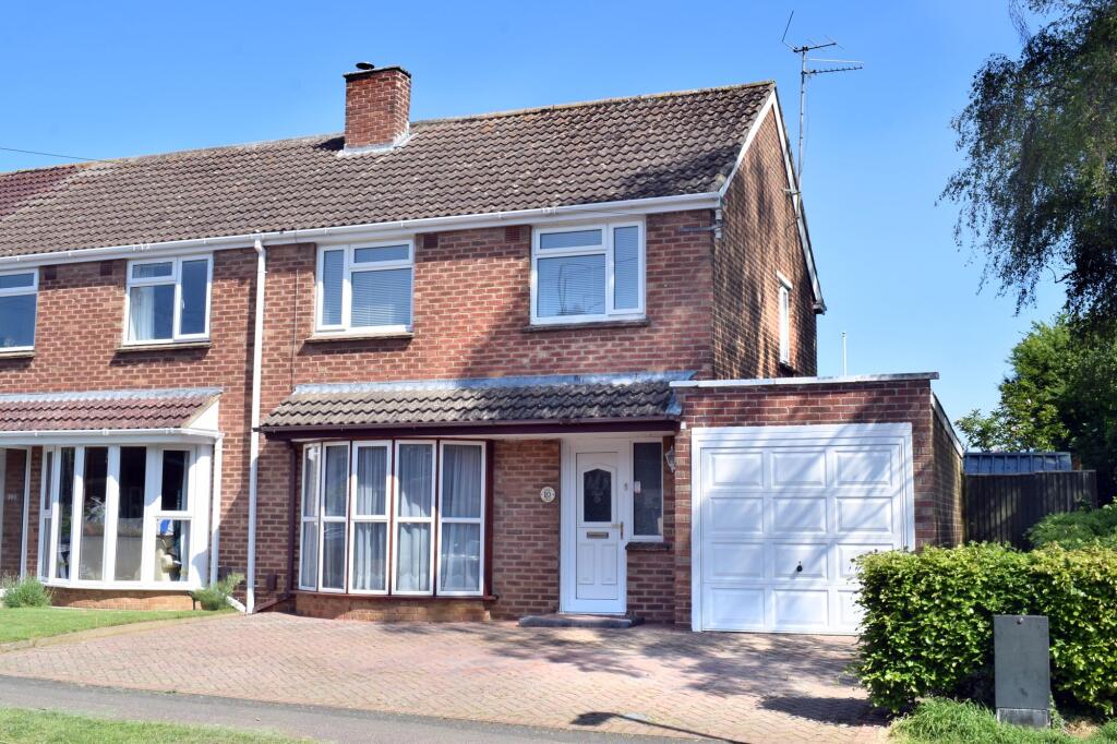 3-bed semi-detached on Croft Avenue, Kidlington, OX5, £425,000