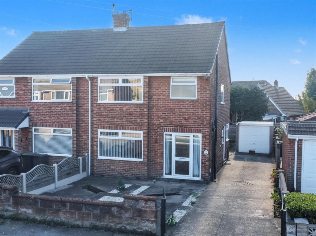 3-bed semi-detached on Kirkham Drive, Toton, £250,000