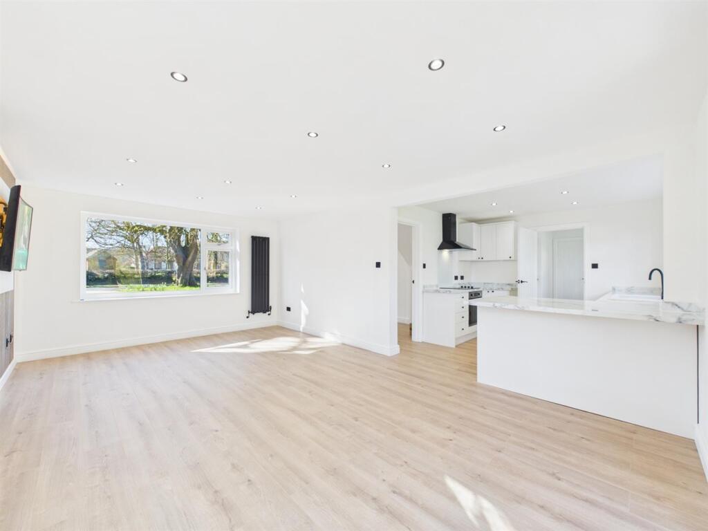 Carlton Road, Manby, Louth photo 4