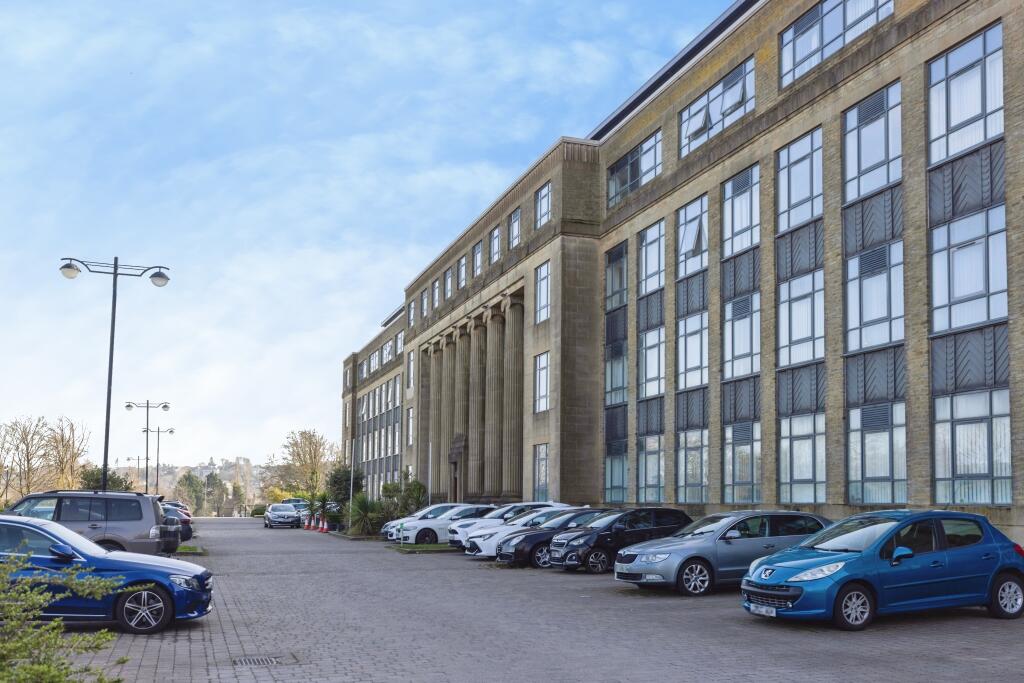 Main image of property: Bingley Road, Bradford, BD9