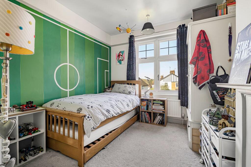 House in Tylers Green, Totteridge - View 5