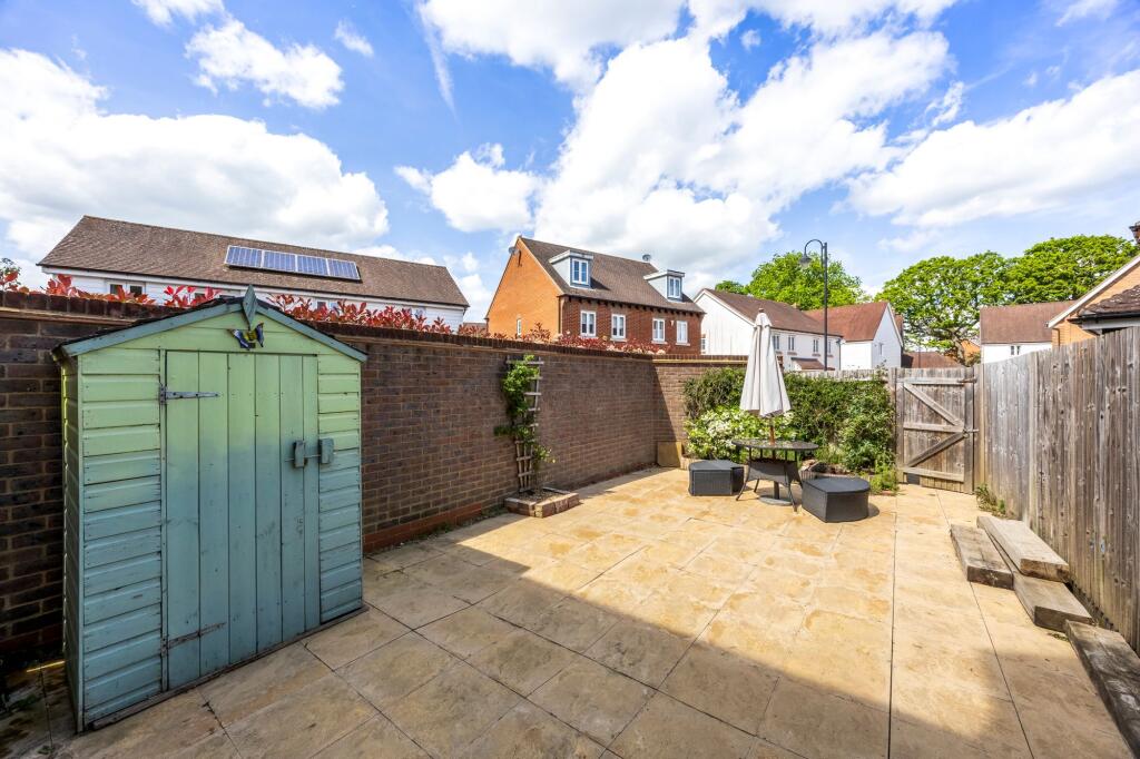 House in Horsham, Broadbridge Heath - View 4