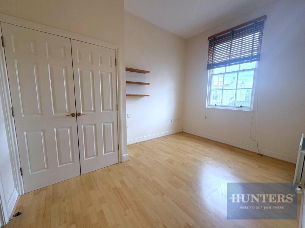Apartment in Cheltenham, Gloucestershire - View 4