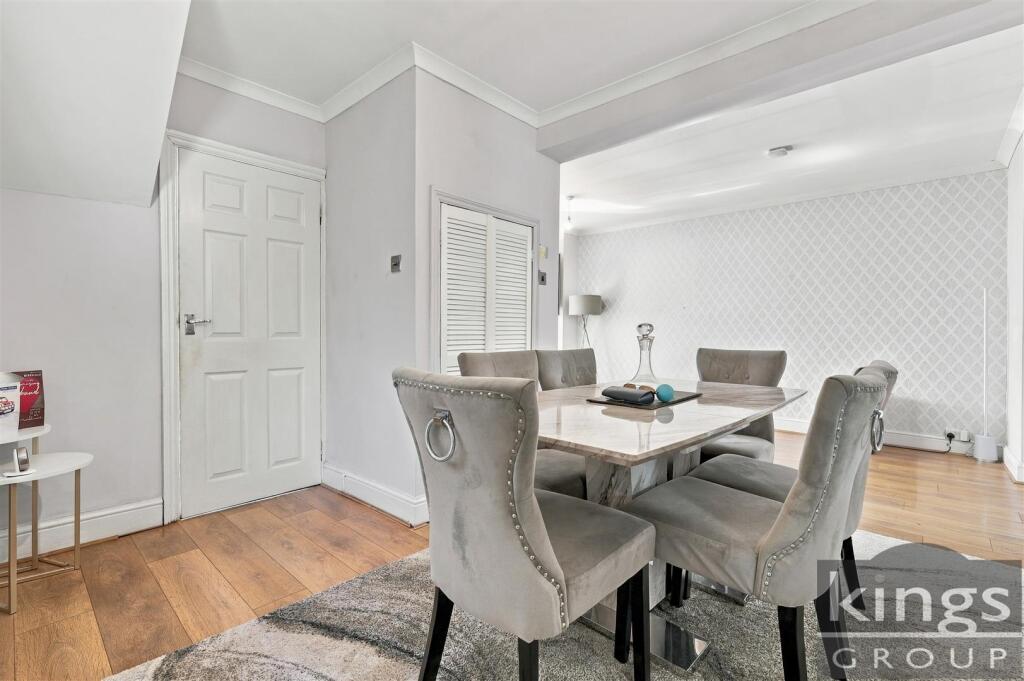House in Waltham Cross, Cheshunt - View 5