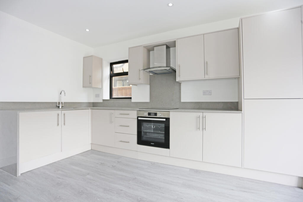 House in Romford - View 3