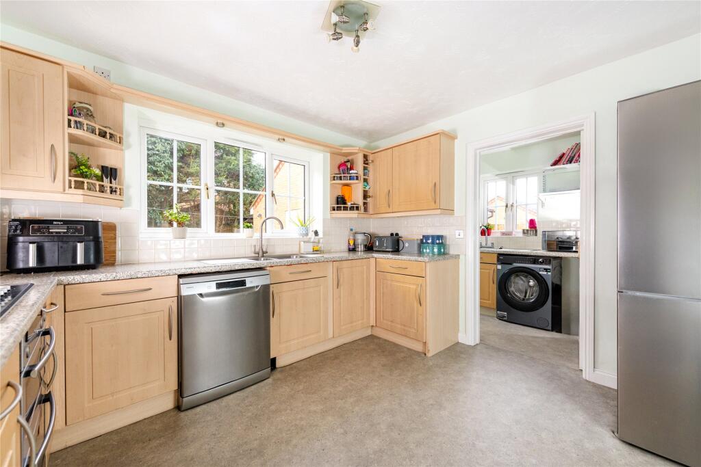 Sandy Road, Calvert, Buckinghamshire, MK18 photo 4