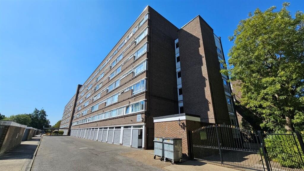Apartment in Bromley - View 4