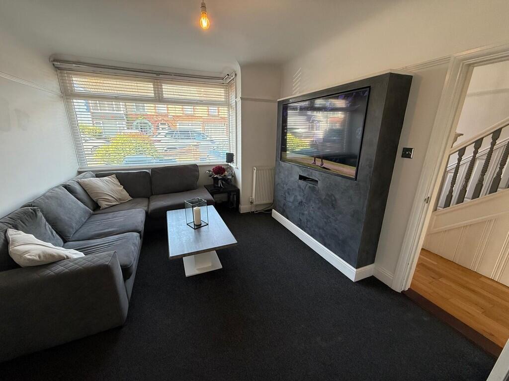 Main image of property: Hawthorn Crecsent