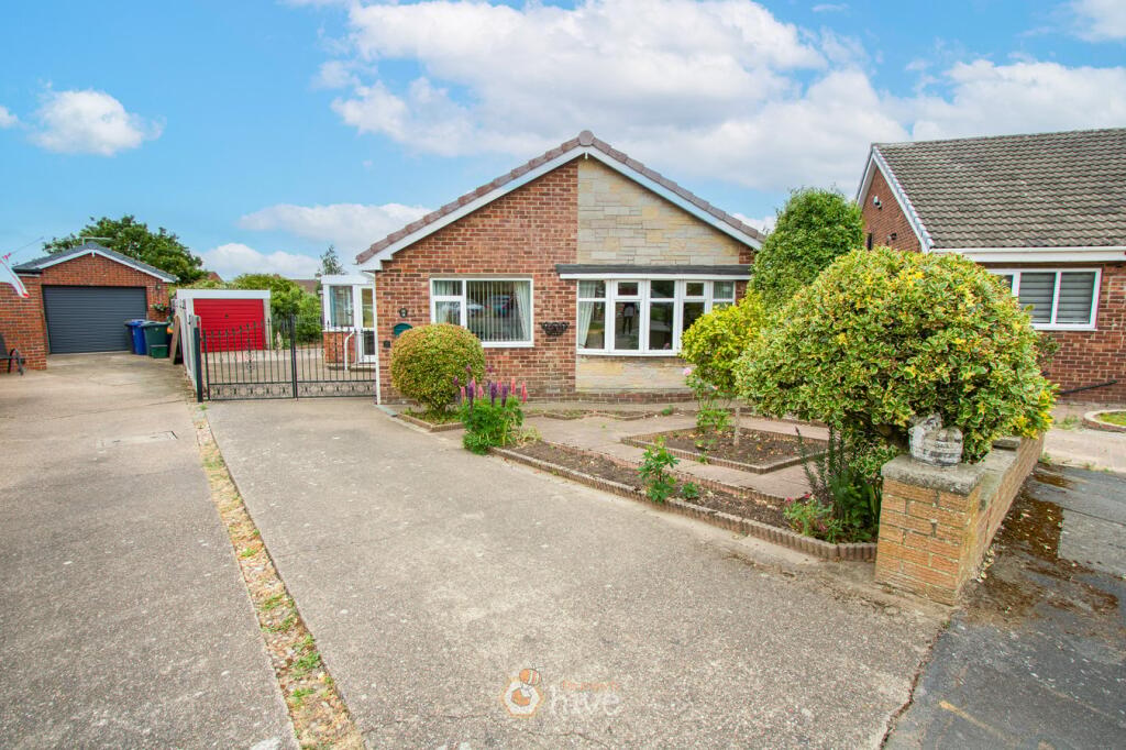 2-bed detached on Curlew Court, Rossington, Doncaster, DN11, £230,000