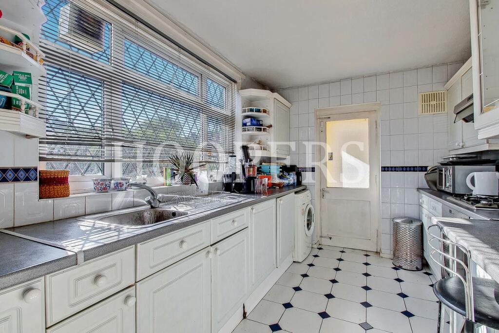House in London, Harlesden - More