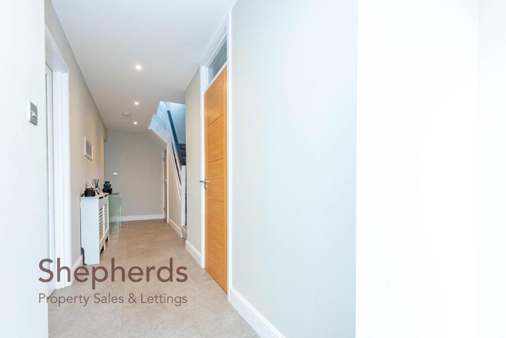 House in Enfield - View 3
