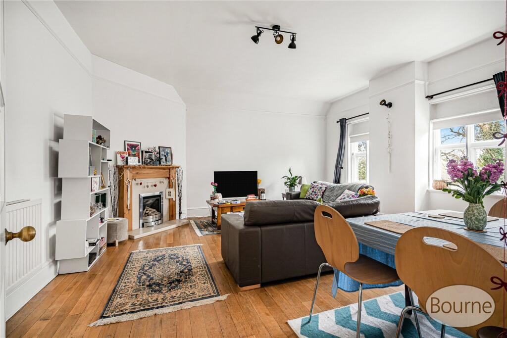 Sandy Lane, Woking, Surrey, GU22 photo 3