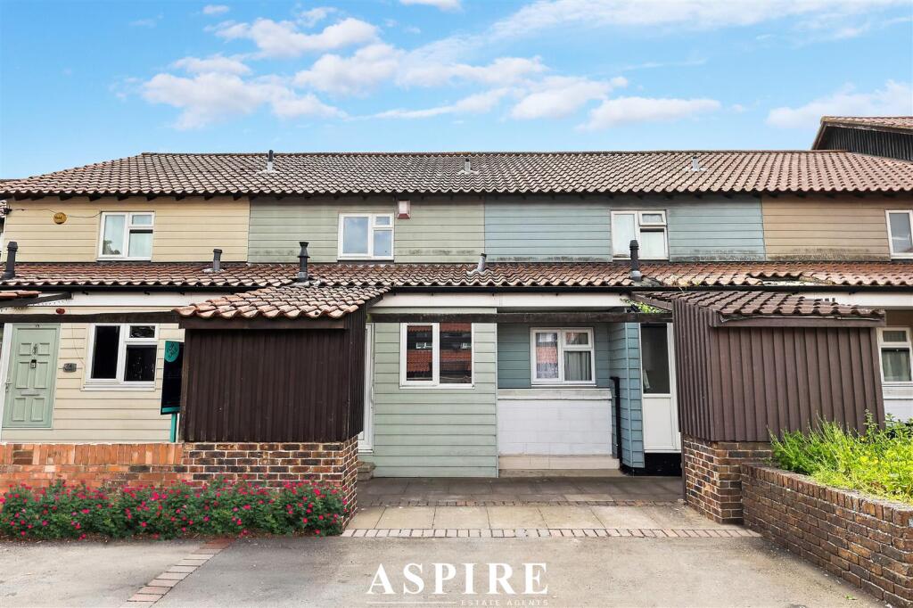 3 Bedroom Terraced in SS13 1PL